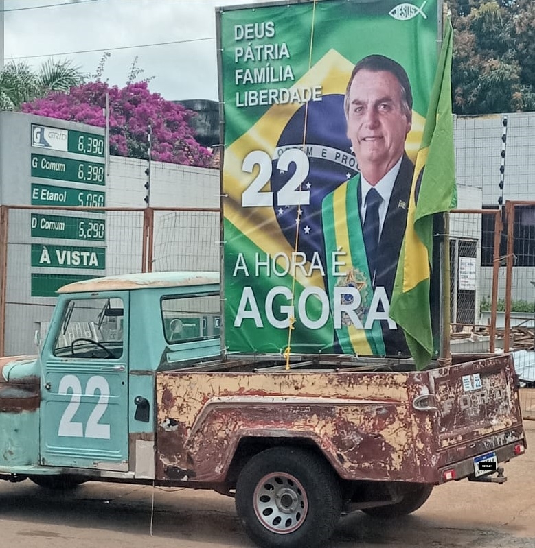 Magistrado determina retirada de veculo com propaganda de Bolsonaro em regio central