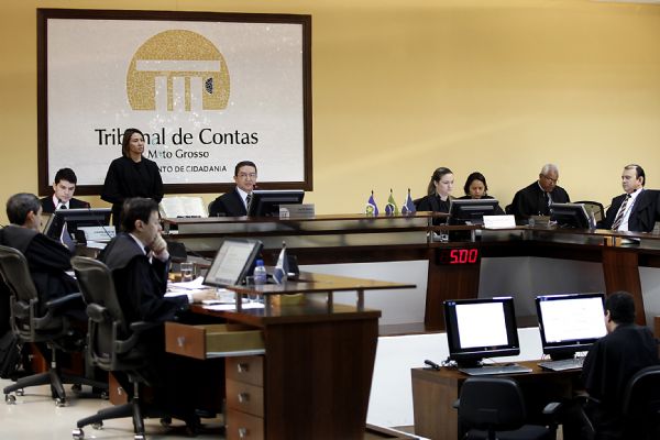 TCE aponta 30 irregularidades, mas contas de prefeitura de Vrzea Grande so aprovadas