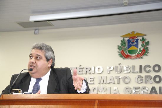 Prado nega boicote a sindicato e afirma que aguarda posicionamento da Justia sobre o caso
