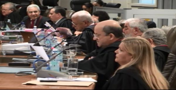 Relator vota por afastamento, mas pedido de vista adia julgamento de juiz acusado de liberar R$ 8 milhes para morto