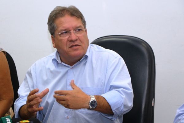 Ex-prefeito de Vrzea Grande  denunciado por receber R$ 1 milho como propina de Construtora