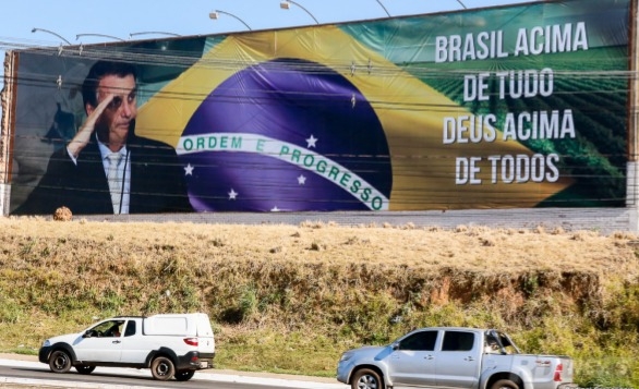 Vereadora pede investigao por crime eleitoral em outdoors com Bolsonaro