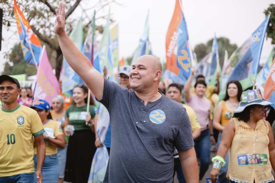 Juiz determina excluso de insero de rdio de Ablio Brunini com 'excesso' de Bolsonaro