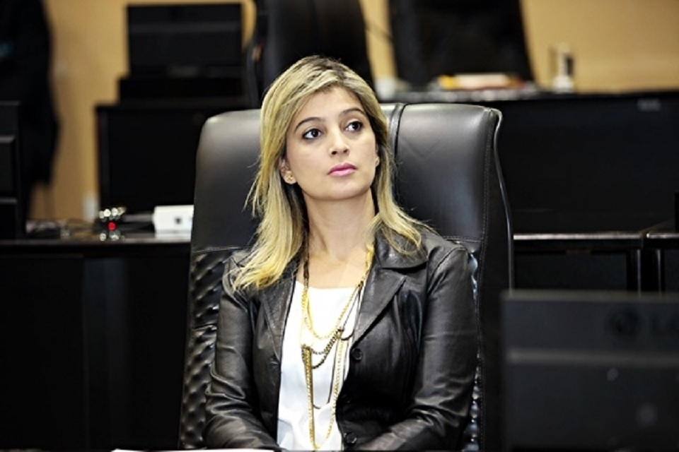 Luciane Bezerra se livra de pagar R$ 2 milhes por suposta participao em mensalinho da ALMT