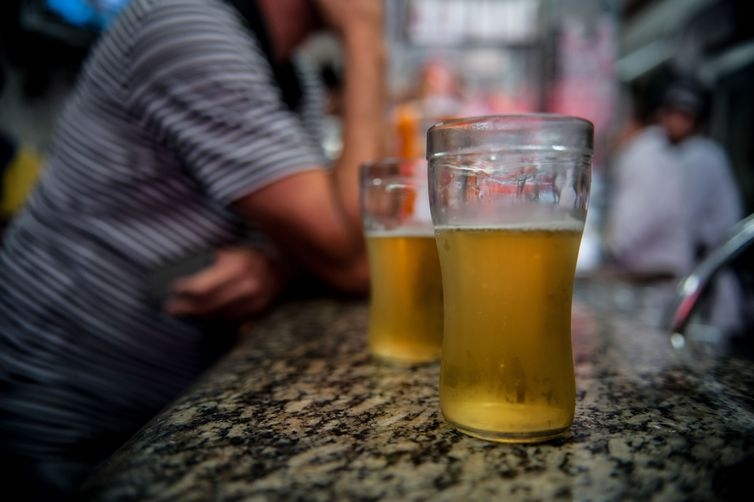 Novas determinaes probem venda de bebidas alcolicas em Rondonpolis e Barra do Garas