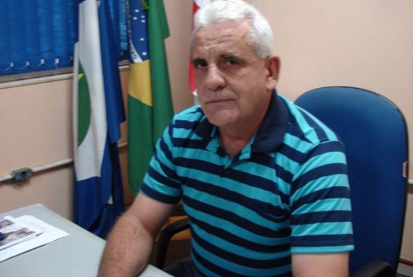 Ex-prefeito  condenado por autorizar construo de barracas em praa