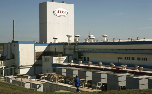 JBS  condenada a pagar R$ 10 mil por dificultar sada de funcionria