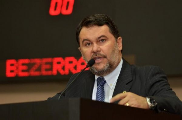 TJ defere liminar de empresrio contra deputado por dvida de R$ 800 mil
