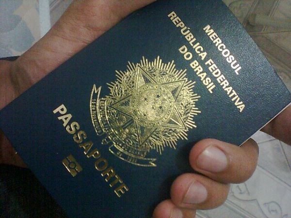 Justia condena servidor que pediu suborno para liberar passaporte de menor