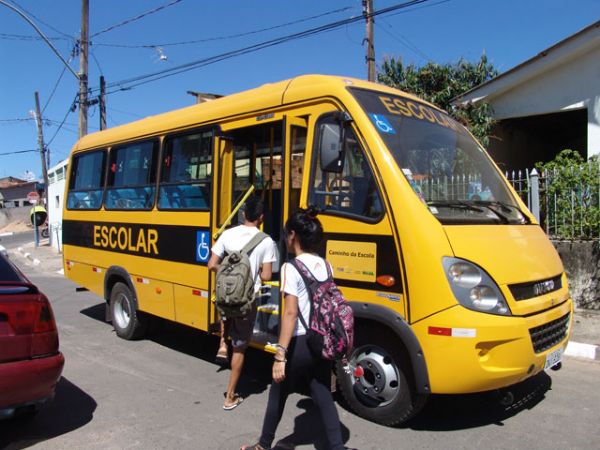 Justia atende ao do MPE e exige que Estado garanta transporte escolar para crianas